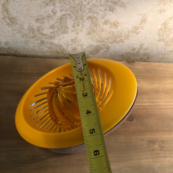 Cuisipro citrus juicer - Picture 8 of 10